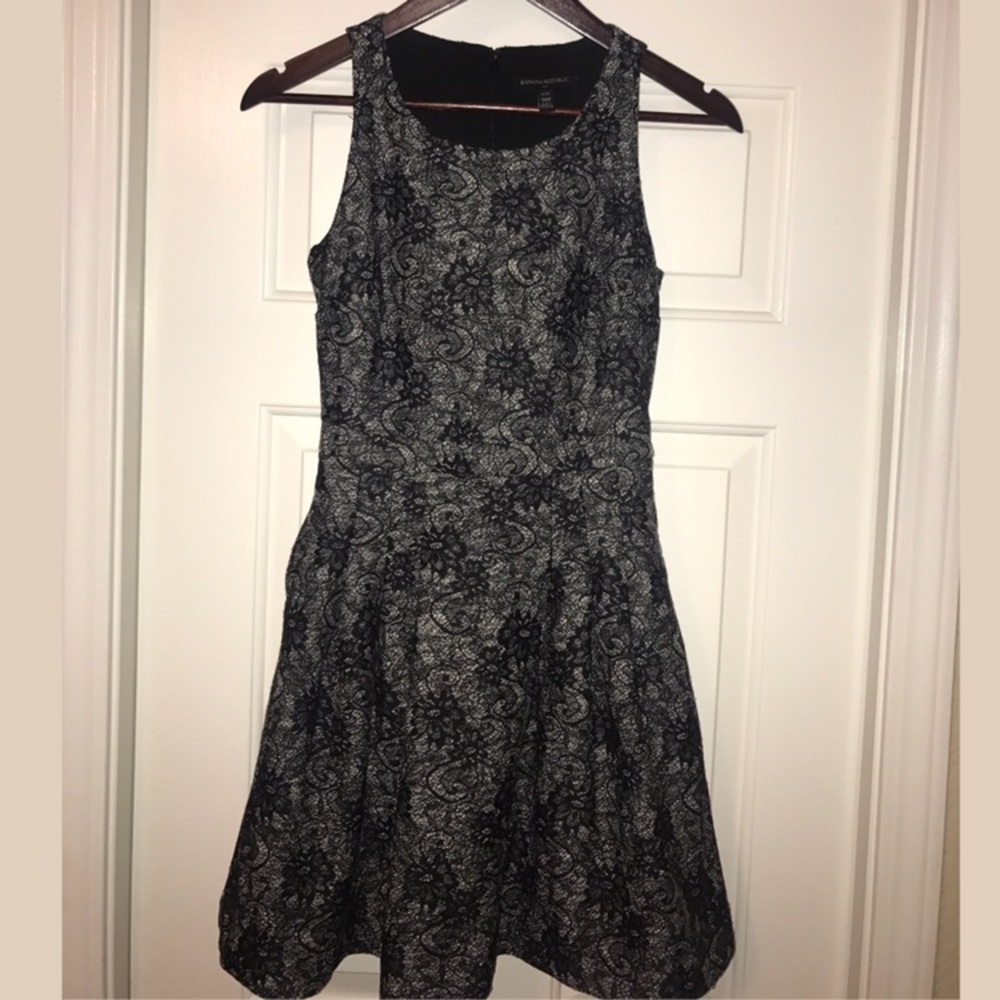 Banana republic lace illusion cocktail dress